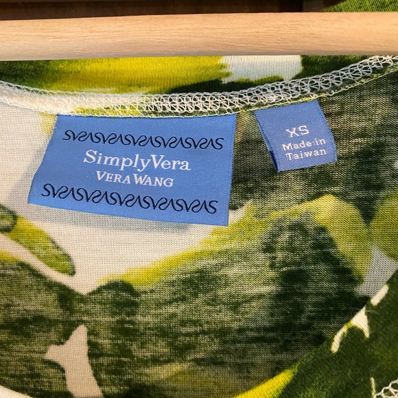 Vera Wang Tank Top - Picture 3 of 6